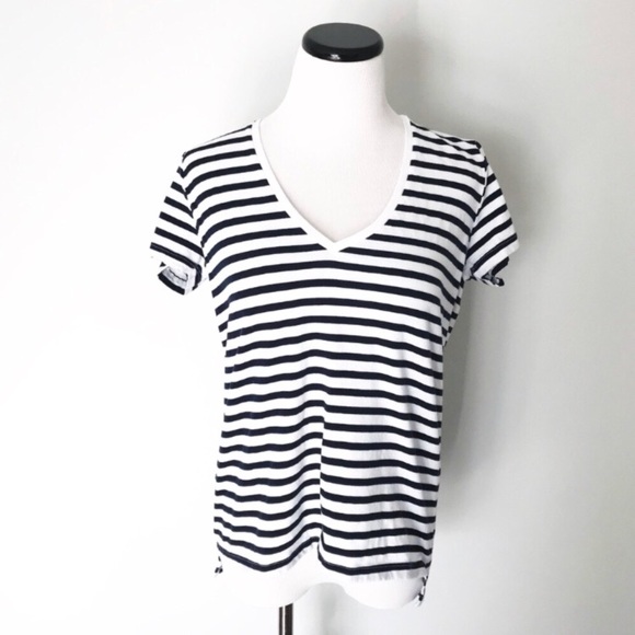Zara Tops - 🎈5/$25 ZARA Navy blue white striped V-neck Top
